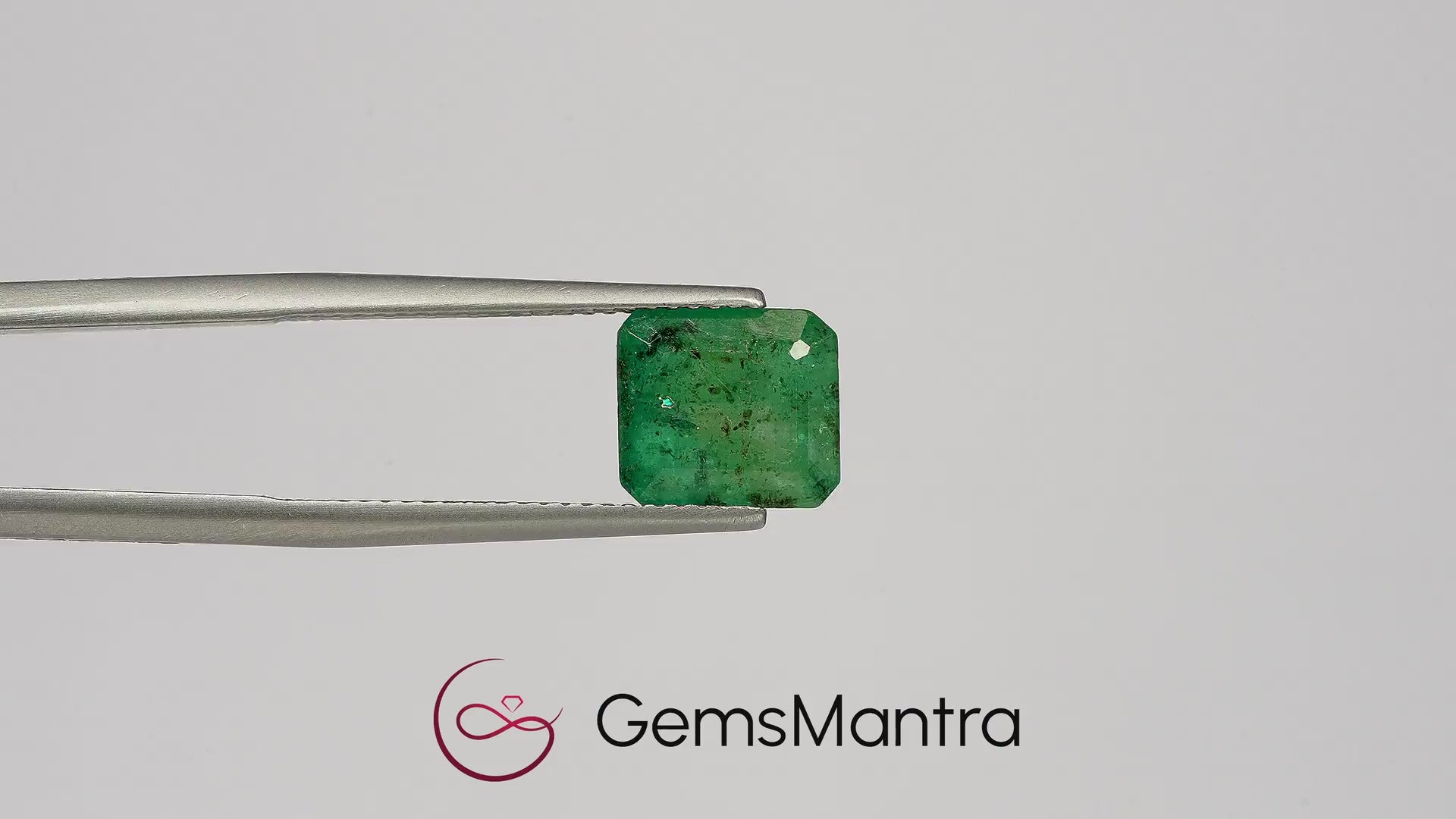 Brazilian Emerald (Panna) – 4.35 Carat / 4.8 Ratti [GM03507]