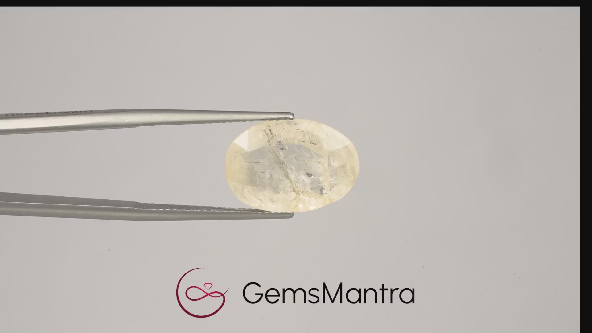 Yellow Sapphire (Pukhraj) – 13.48 Carat / 14.8 Ratti [GM03722]
