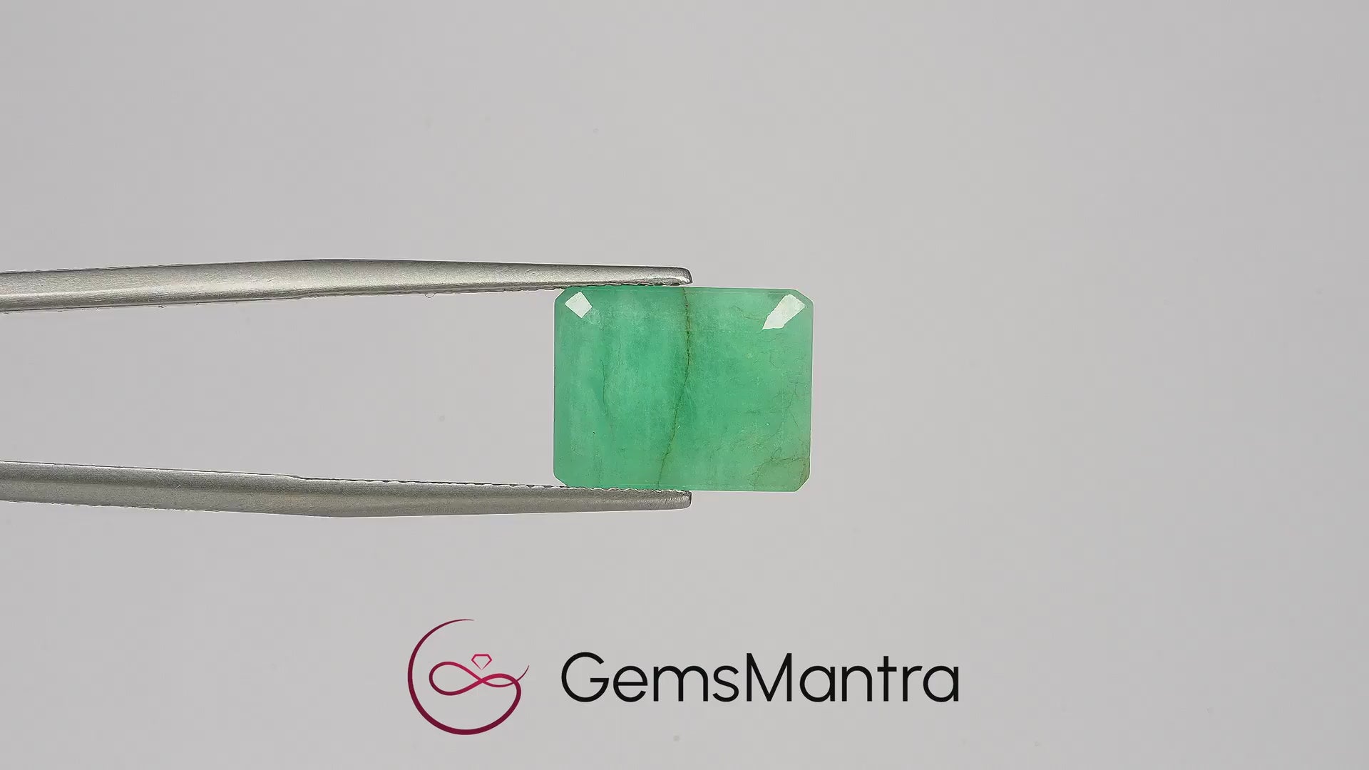 Brazilian Emerald (Panna) – 5.91 Carat / 6.5 Ratti [GM03474]