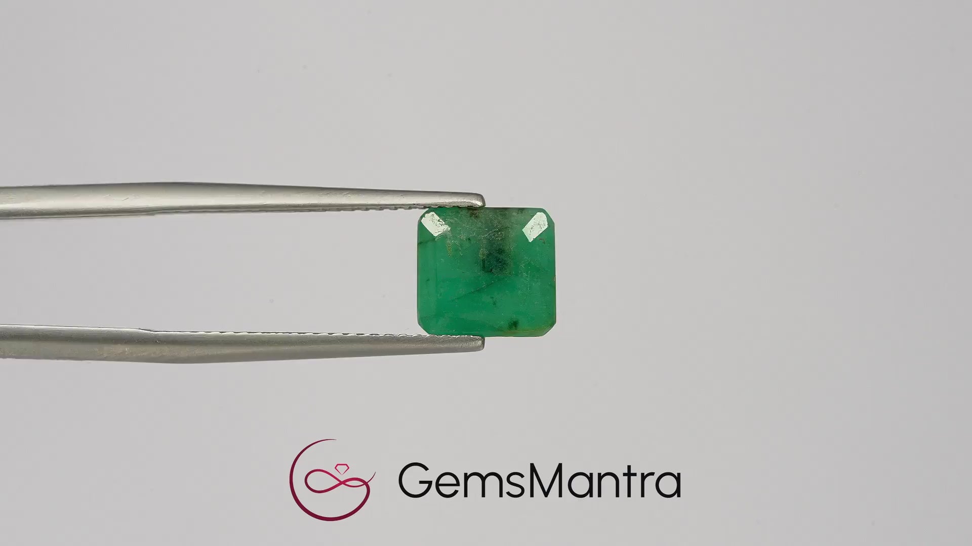 Brazilian Emerald (Panna) – 3.55 Carat / 3.9 Ratti [GM03510]