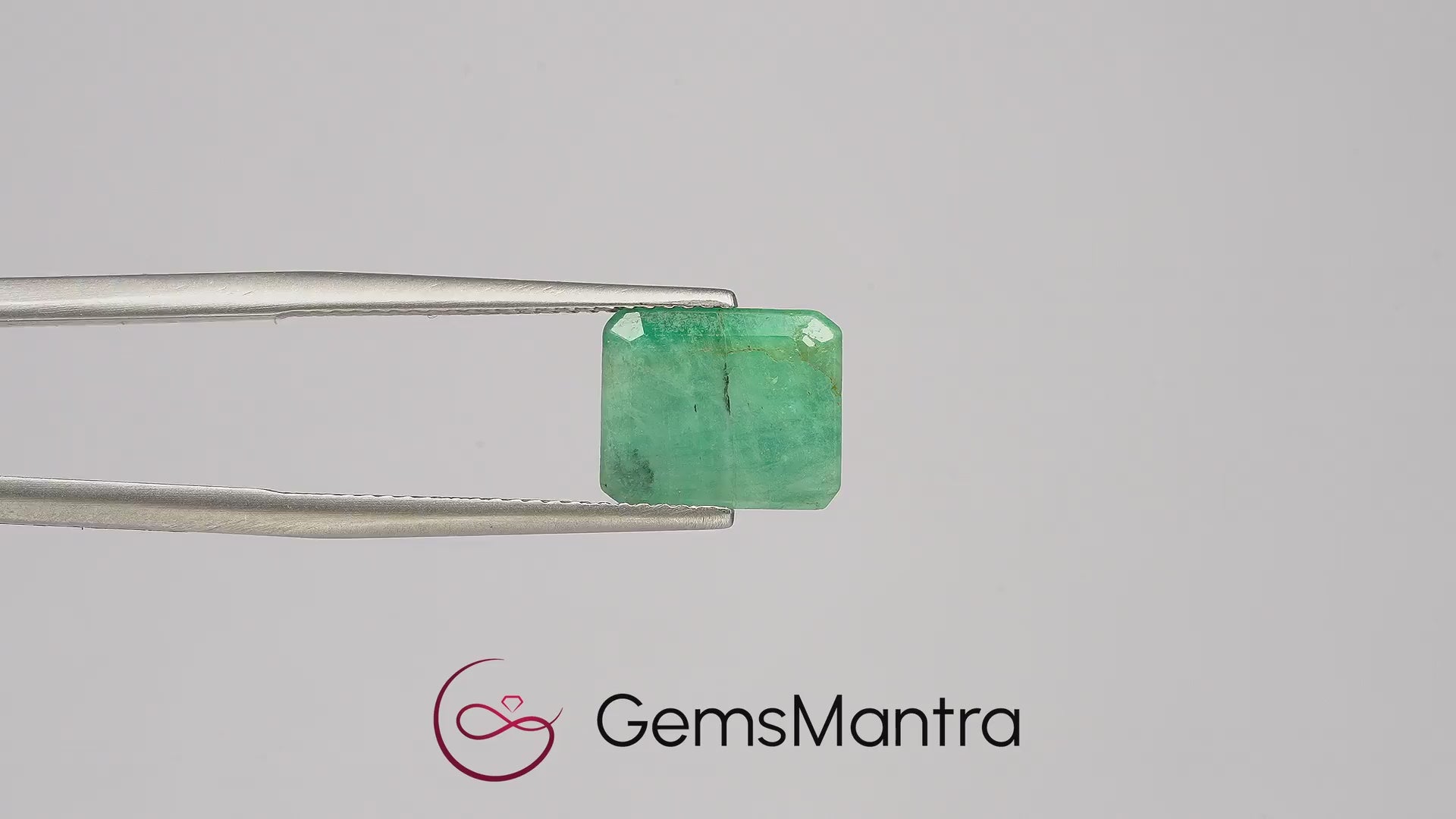 Brazilian Emerald (Panna) – 4.44 Carat / 4.9 Ratti [GM03498]