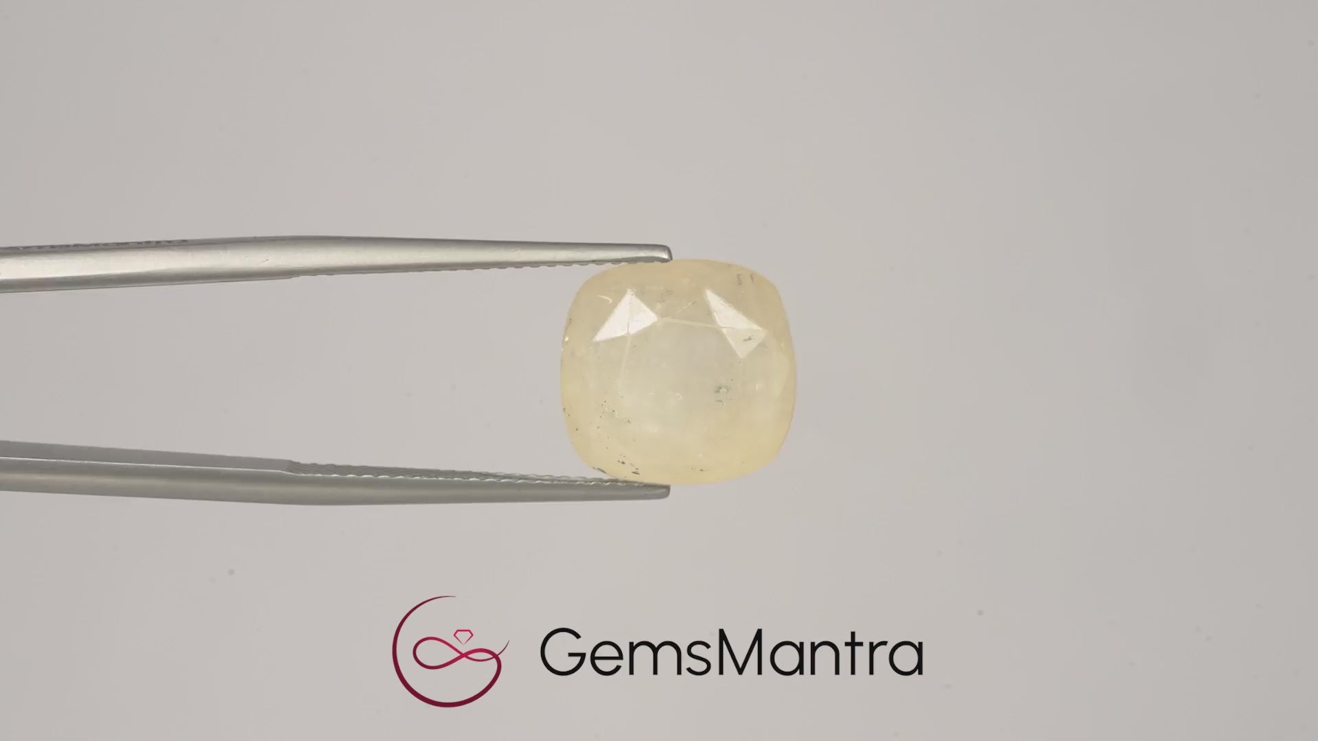 Yellow Sapphire (Pukhraj) – 13.49 Carat / 14.8 Ratti [GM03725]