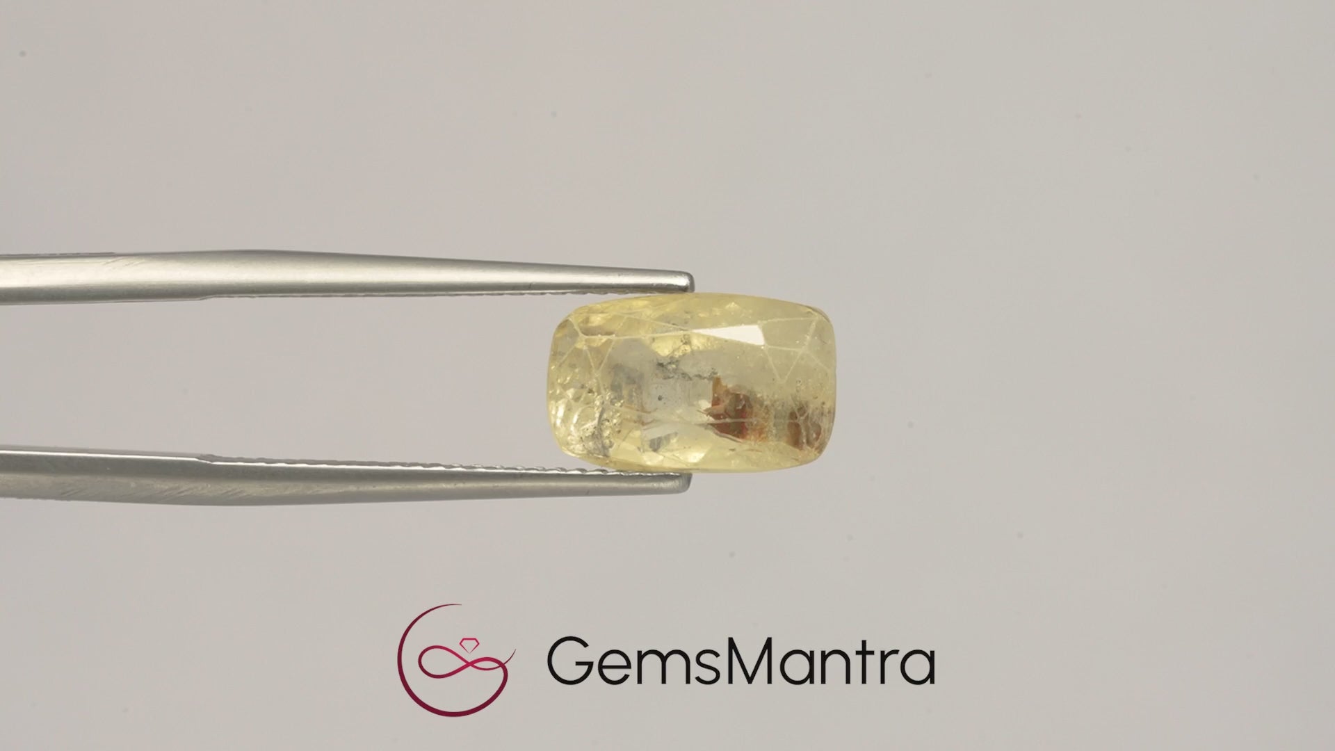 Yellow Sapphire (Pukhraj) – 5.54 Carat / 6.1 Ratti [GM03306]