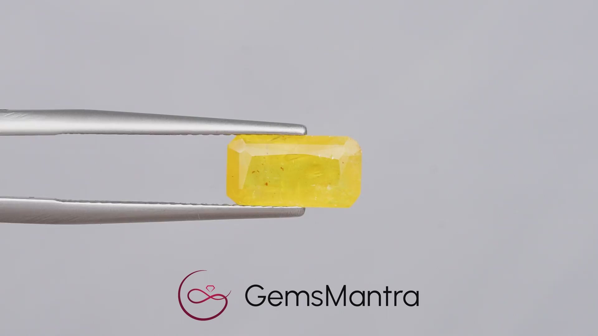 Yellow Sapphire (Pukhraj) – 3.04 Carat / 3.3 Ratti [GM10019]