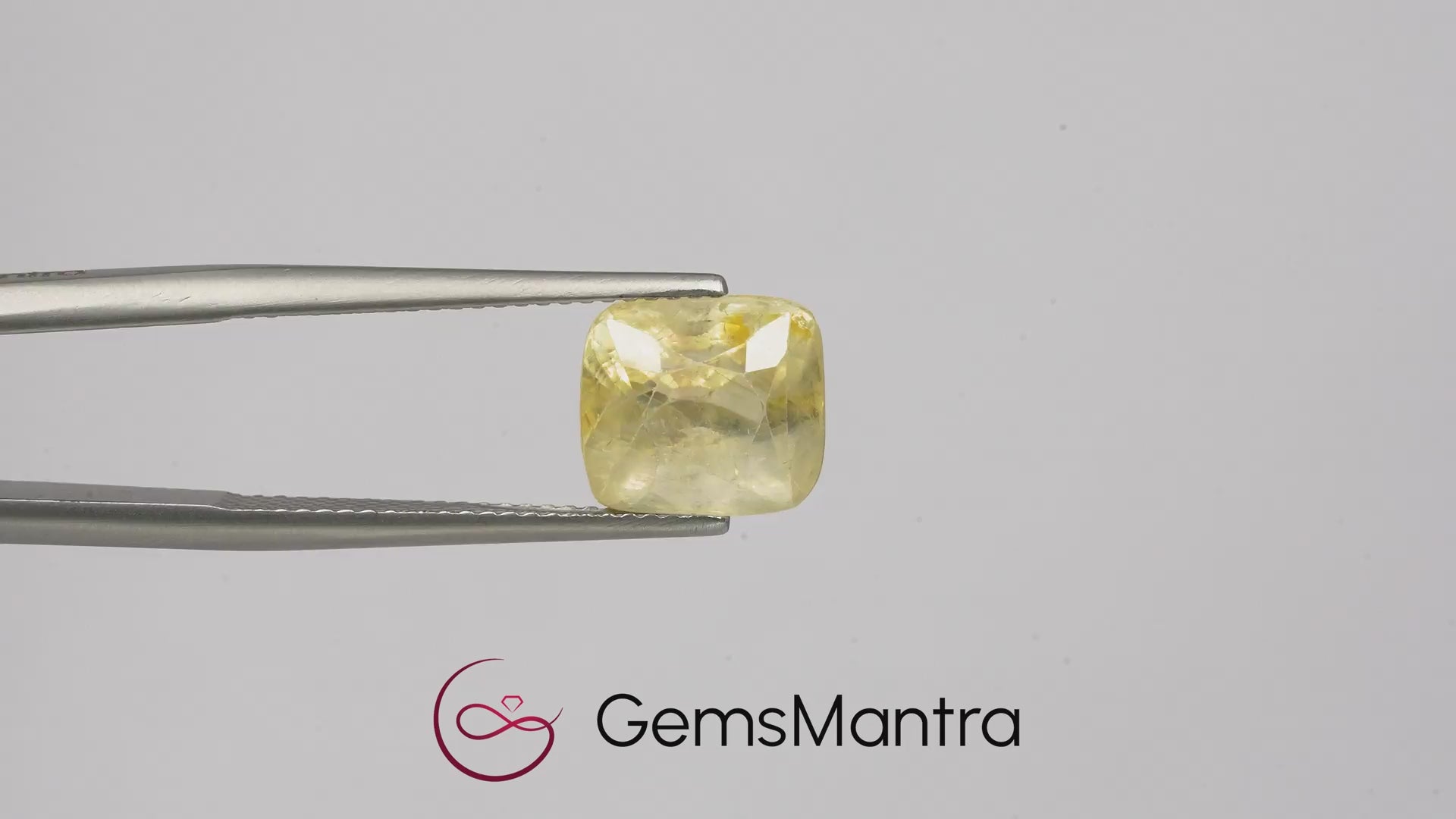 Yellow Sapphire (Pukhraj) – 5.88 Carat / 6.5 Ratti [GM08043]