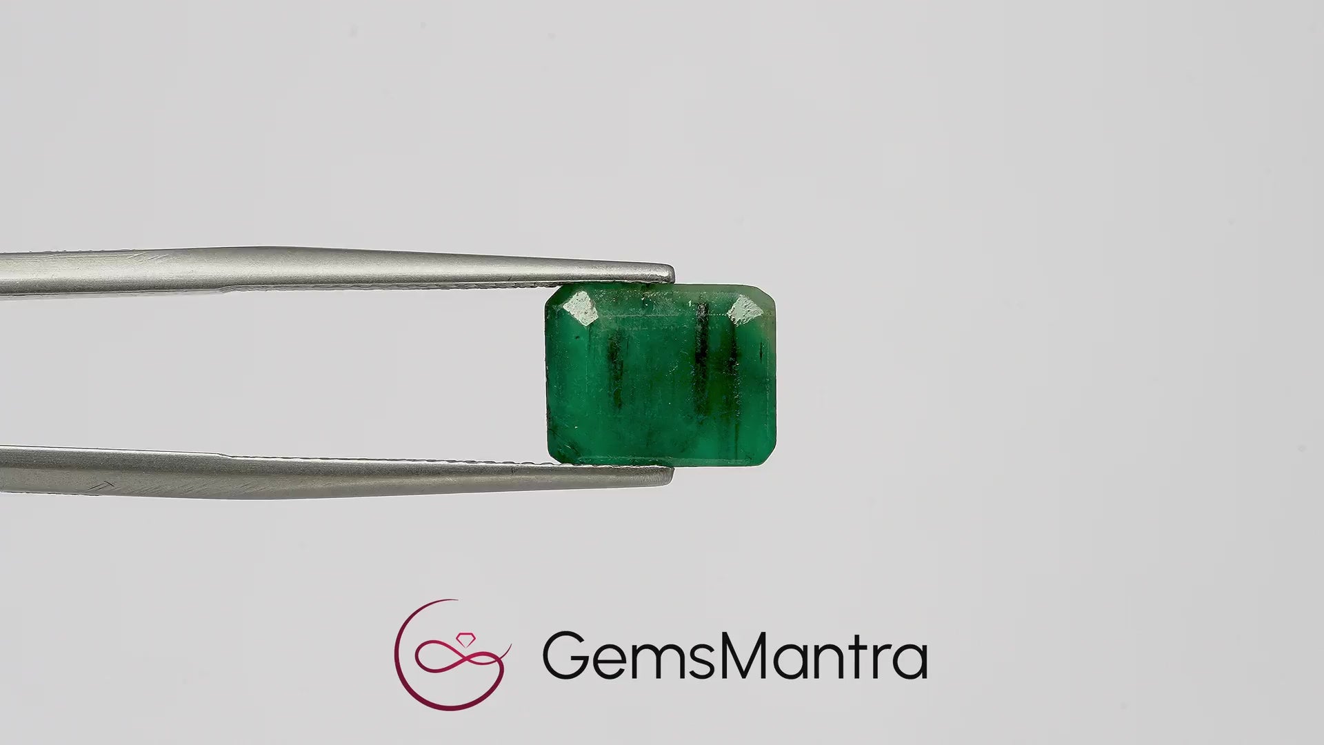Brazilian Emerald (Panna) – 4.05 Carat / 4.5 Ratti [GM03557]