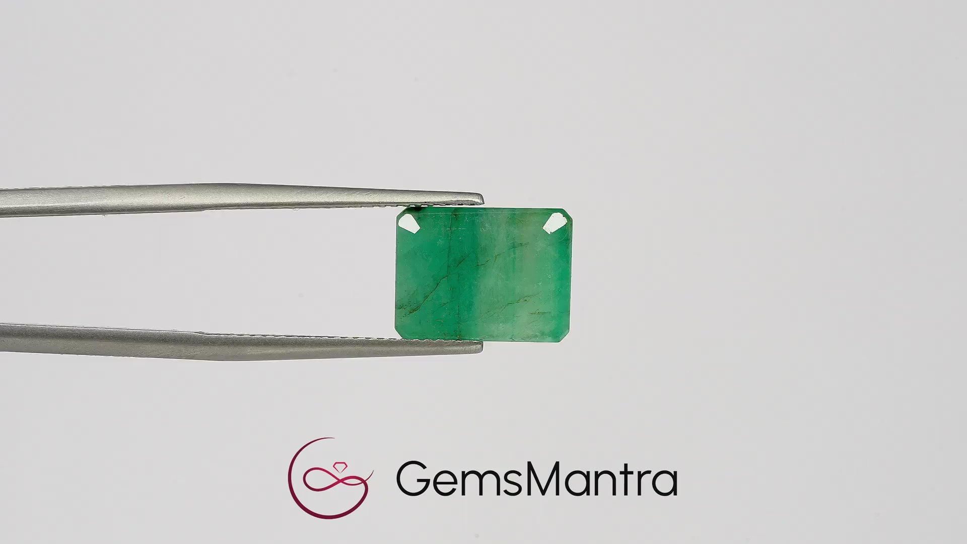 Brazilian Emerald (Panna) – 7.56 Carat / 8.3 Ratti [GM03444]