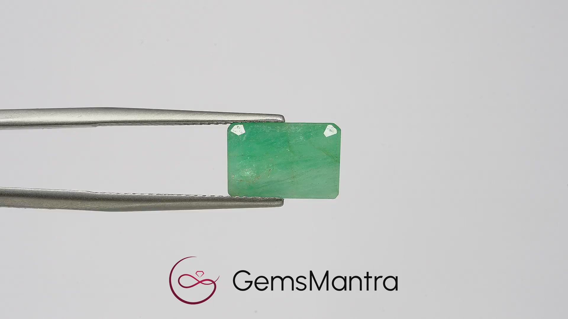 Brazilian Emerald (Panna) – 4.46 Carat / 4.9 Ratti [GM03527]