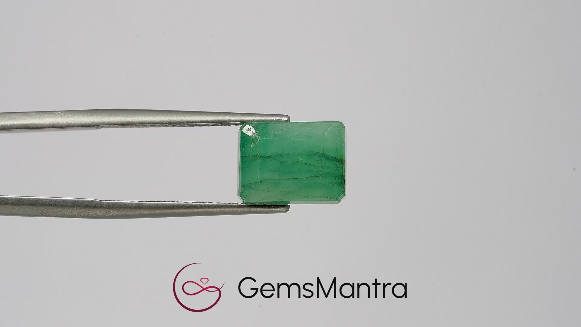 Brazilian Emerald (Panna) – 6.95 Carat / 7.6 Ratti [GM03530]