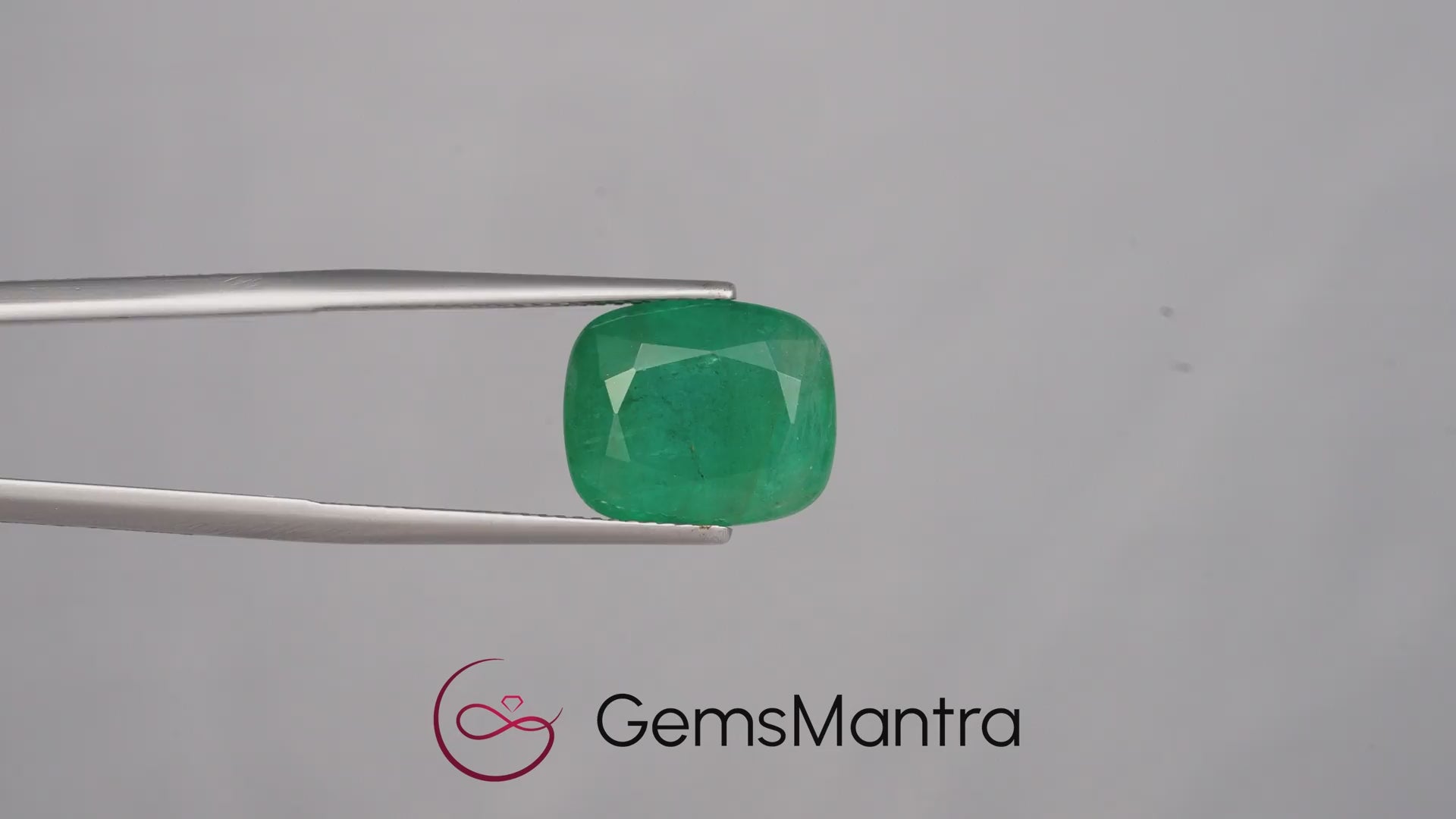 Emerald (Panna) – 7.01 Carat / 7.7 Ratti [GM09852]