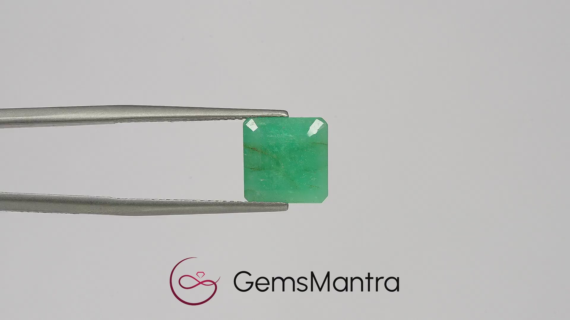 Brazilian Emerald (Panna) – 3.86 Carat / 4.2 Ratti [GM03405]