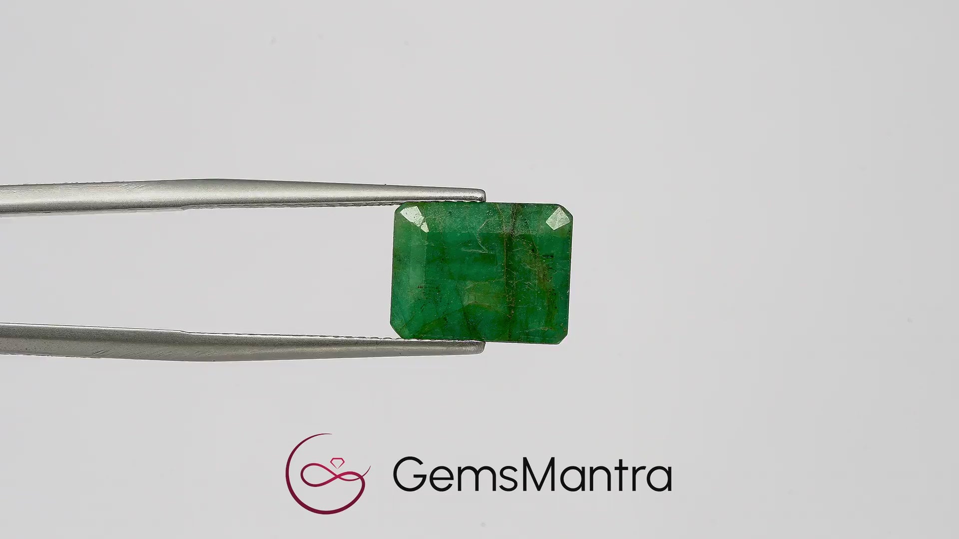 Brazilian Emerald (Panna) – 4.35 Carat / 4.8 Ratti [GM03560]
