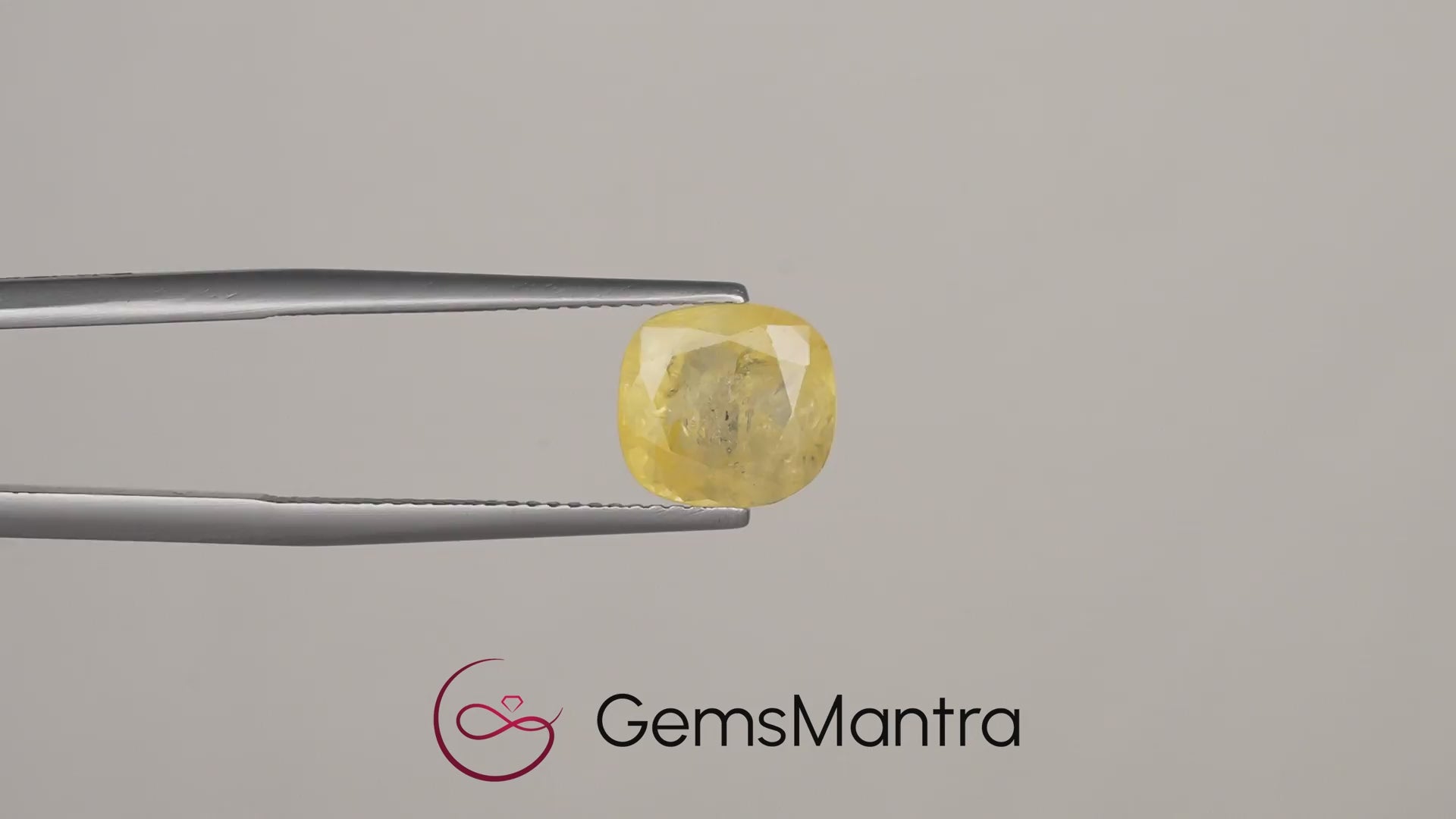Yellow Sapphire (Pukhraj) – 4.1 Carat / 4.5 Ratti [GM09670]