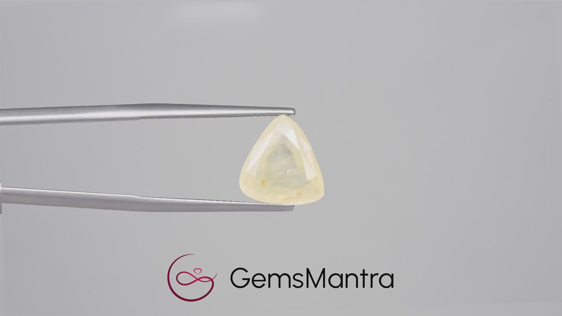 Yellow Sapphire (Pukhraj) – 4.81 Carat / 5.3 Ratti [GM02225]