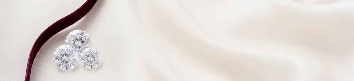 White Sapphire (Safed Pukhraj) collection banner - certified natural white sapphires on ivory silk