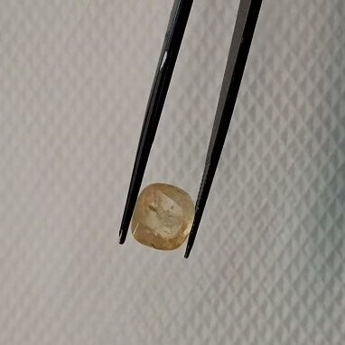 Yellow Sapphire - 4.10 Carats